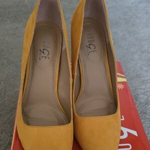 Rouge Helium Yellow Suede Heels